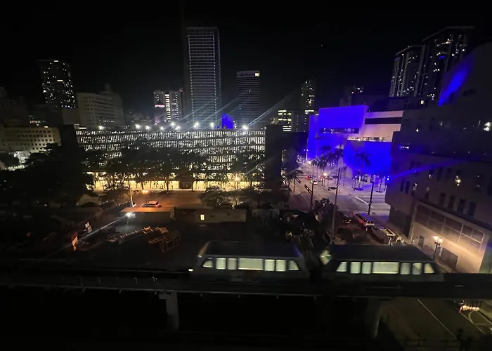 Downtown Miami Prime Cozy Loft, Steps To Bayside