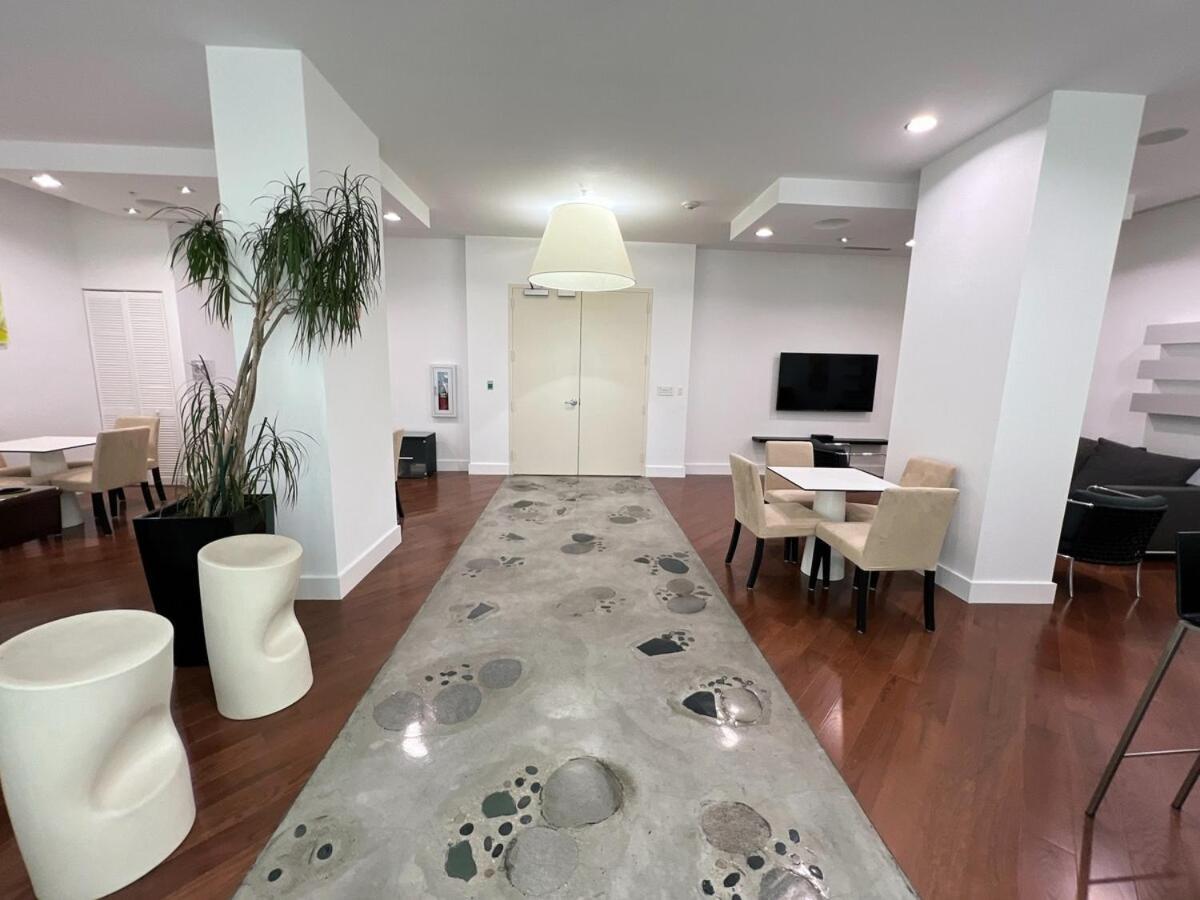 Apartment Downtown Prime Cozy Loft, Steps To Bayside *