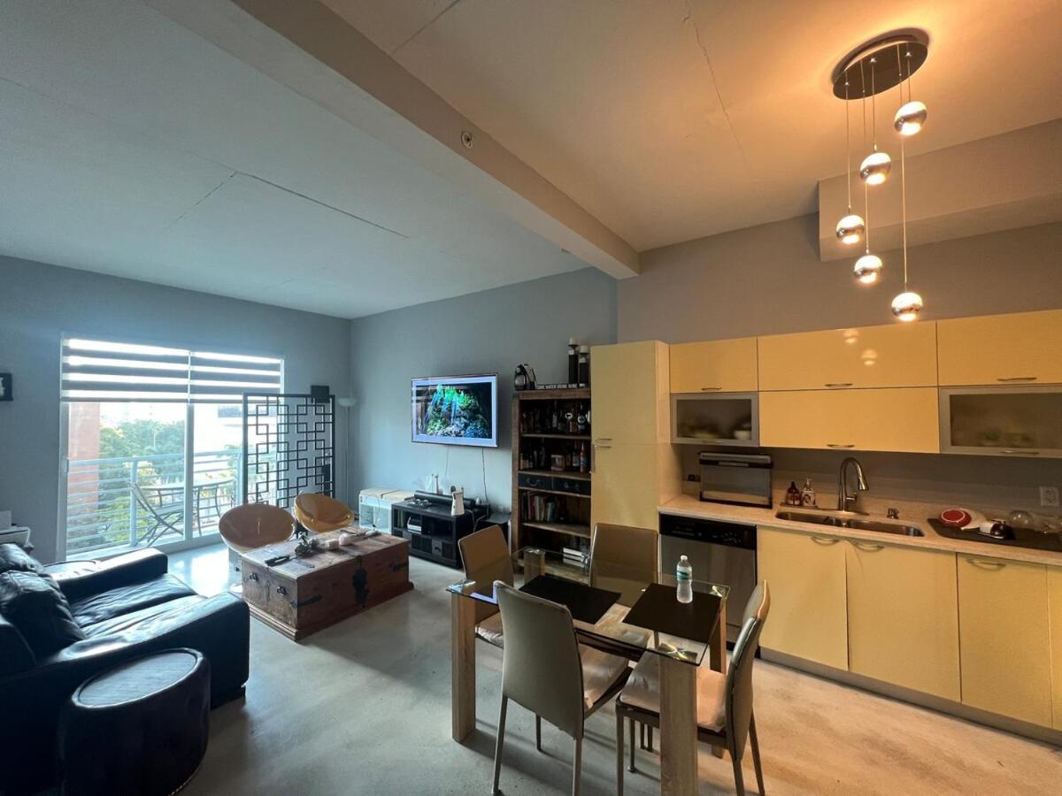 Apartment Downtown Prime Cozy Loft, Steps To Bayside *